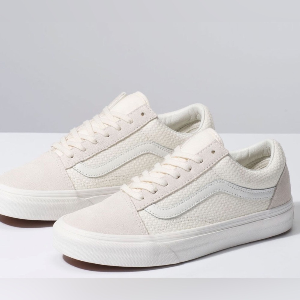 VANS - Picture 2 of 4